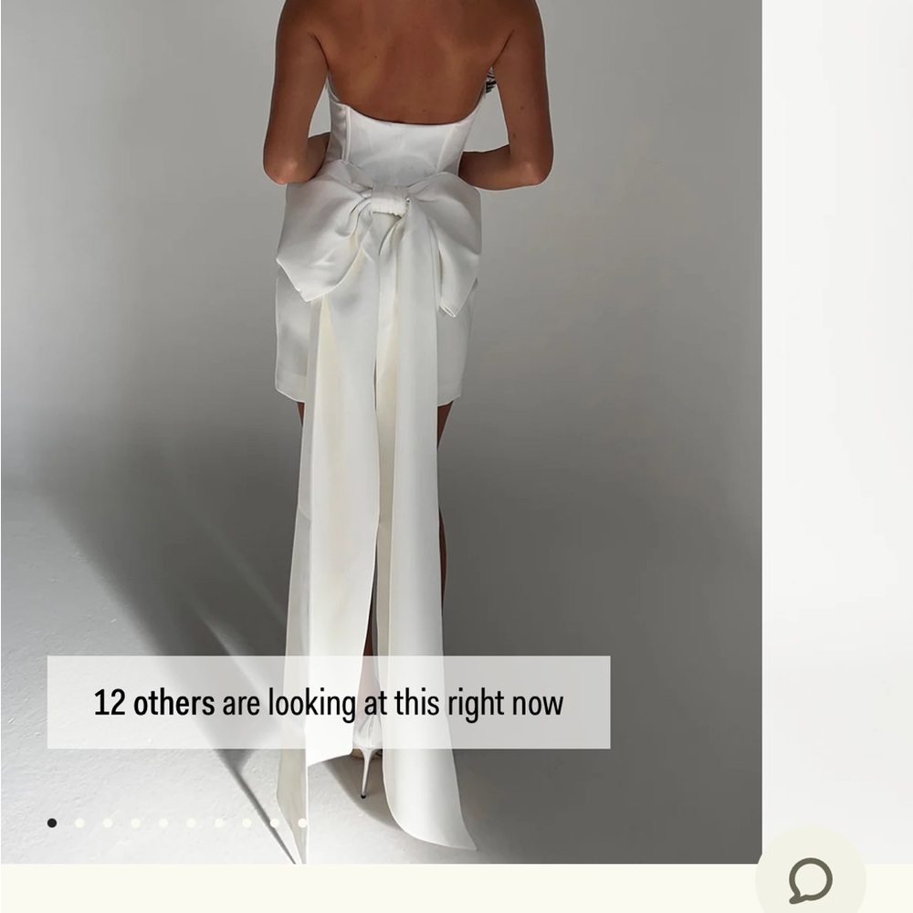 Elegant White Strapless Dress with Bow